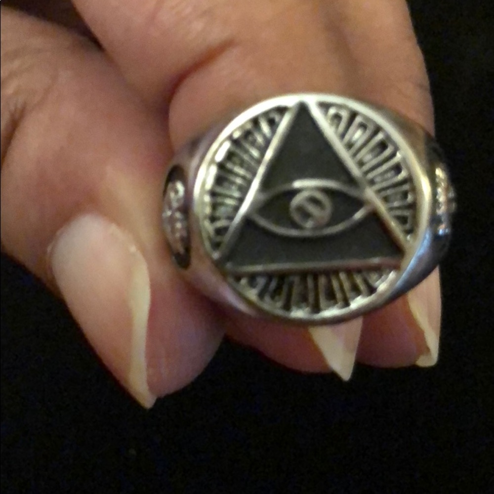 Ring - Picture 5 of 5